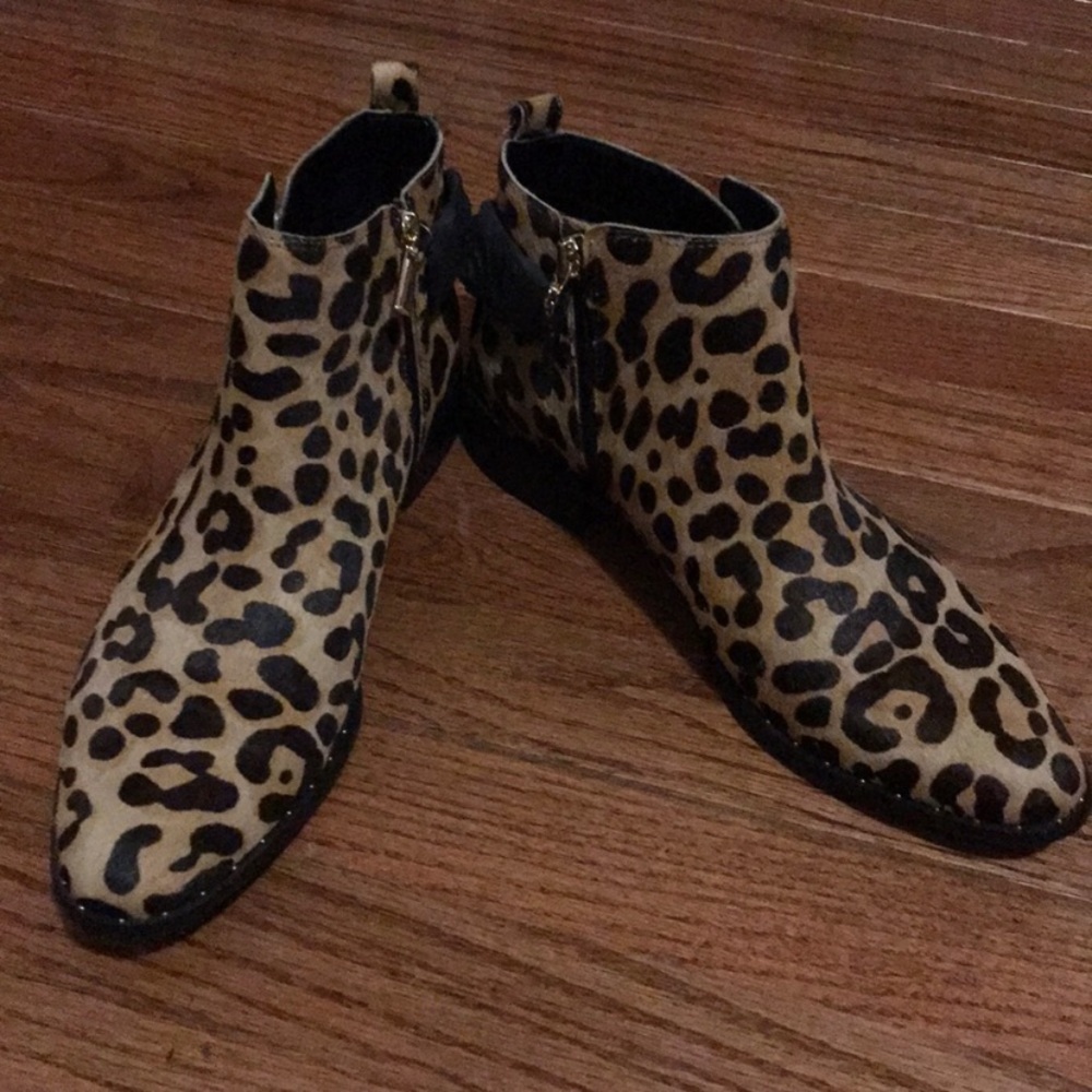 Steve Madden animal print booties 9.5
